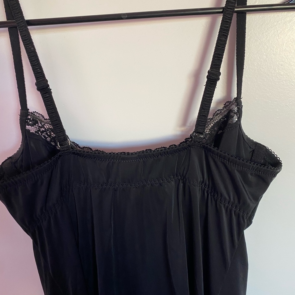 Cosmopolitan Slip - Picture 7 of 8